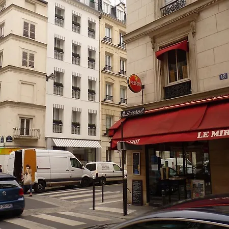 Appartamento Prestigious 2 Bedroom Near Champs Elysées Parigi