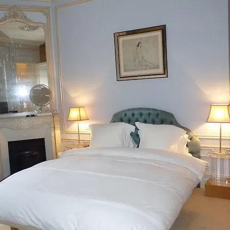 Prestigious 2 Bedroom Near Champs Elysées Appartamento