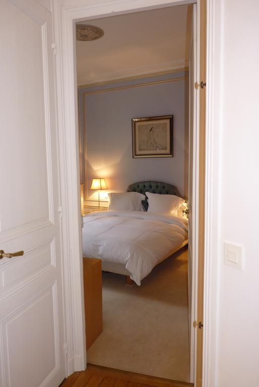 Prestigious 2 Bedroom Near Champs Elysees * Parigi