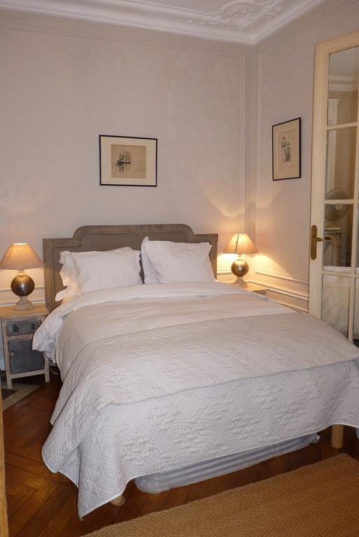 Prestigious 2 Bedroom Near Champs Elysees Parigi