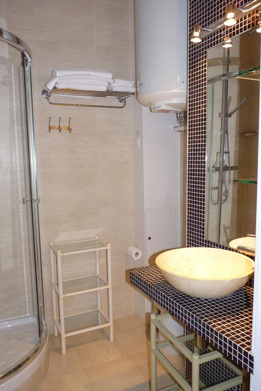 Prestigious 2 Bedroom Near Champs Elysees Appartamento